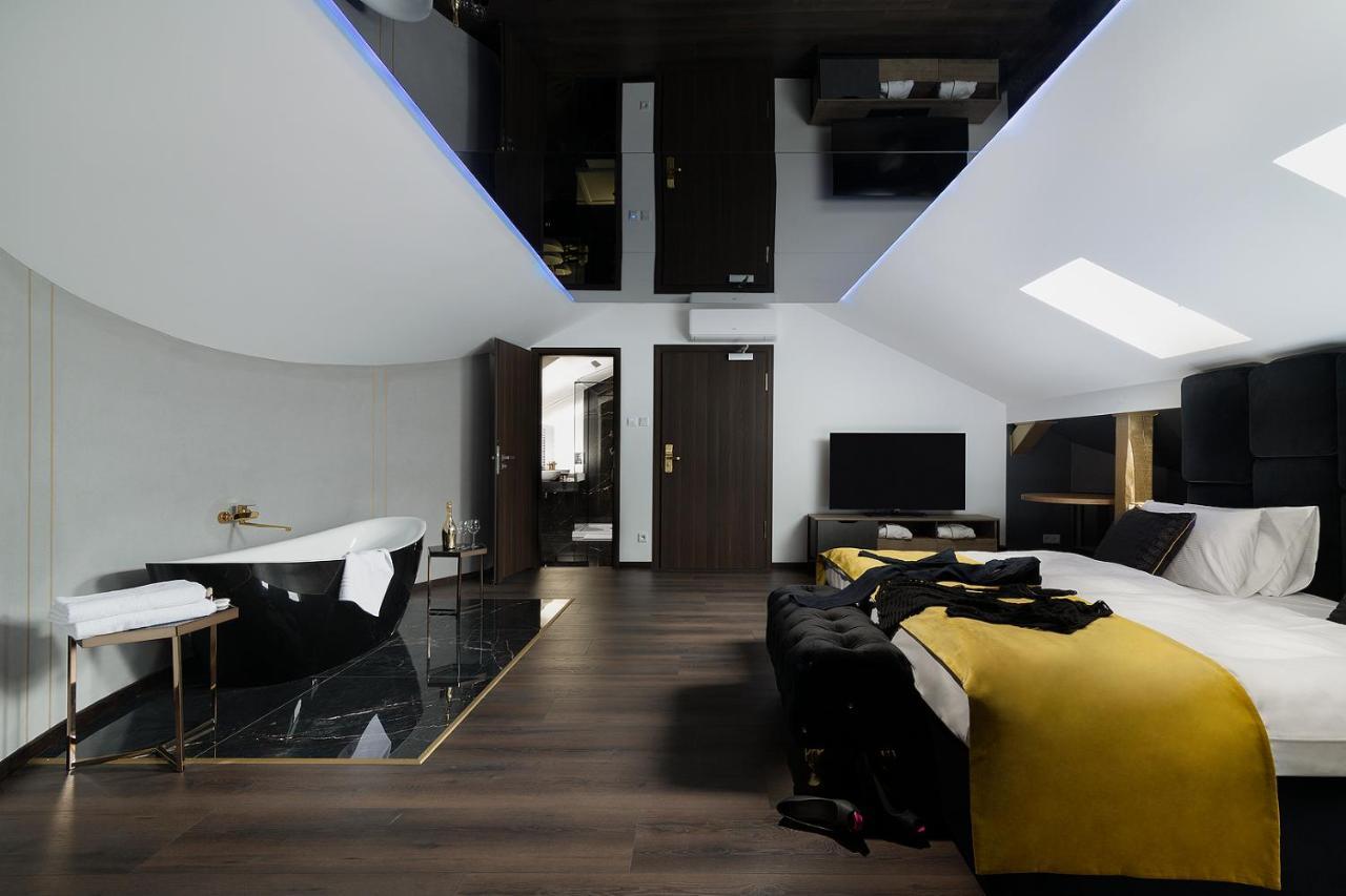 Hotel Korona Spa & Wellness Zemborzyce Dolne Exterior foto