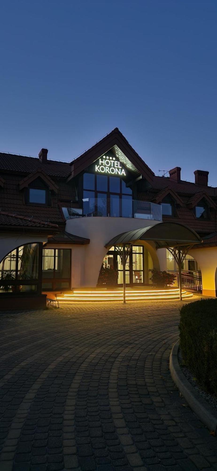 Hotel Korona Spa & Wellness Zemborzyce Dolne Exterior foto